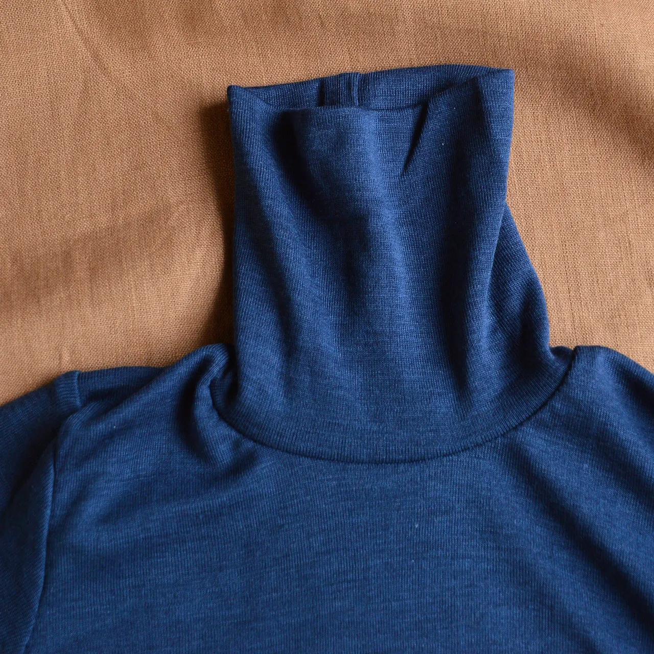 Child's Turtleneck in Organic Wool/Silk - Marine (1-12y) *Last One!