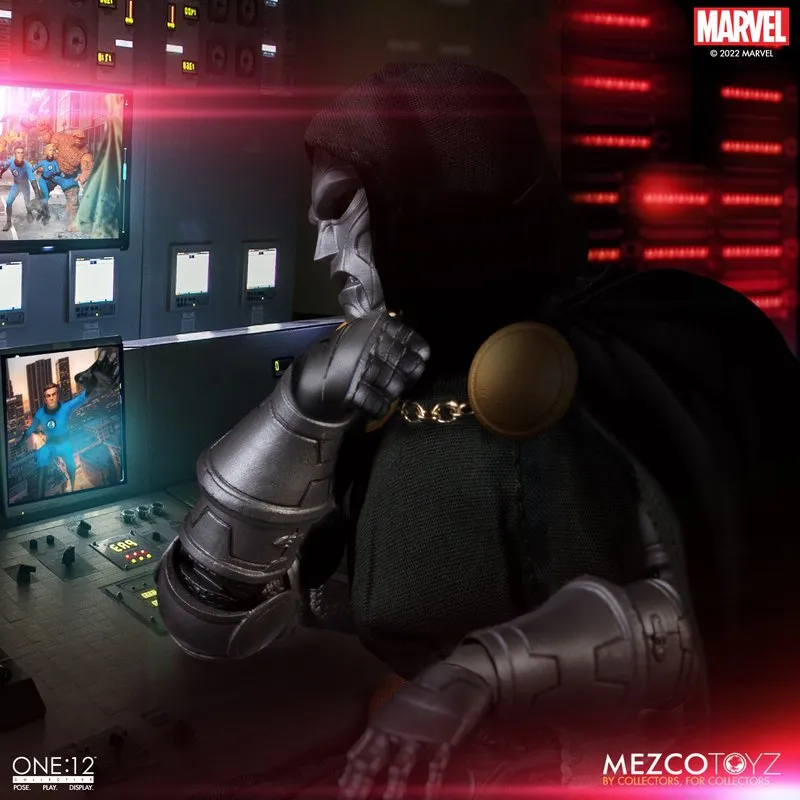 Mezco Toys ONE:12 Collective -  Marvel Universe Doctor Doom